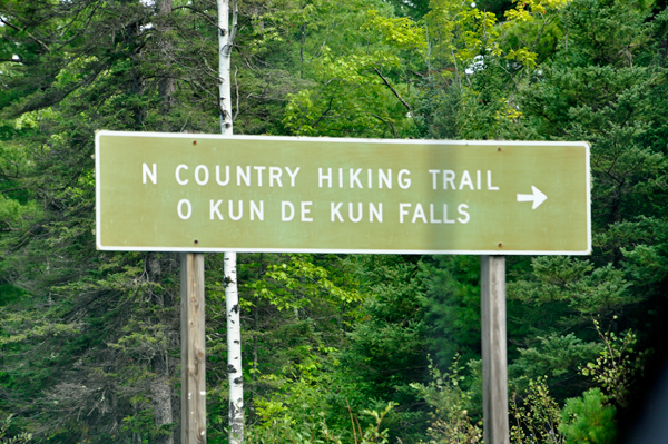 sign at the beginning of the hiking trail